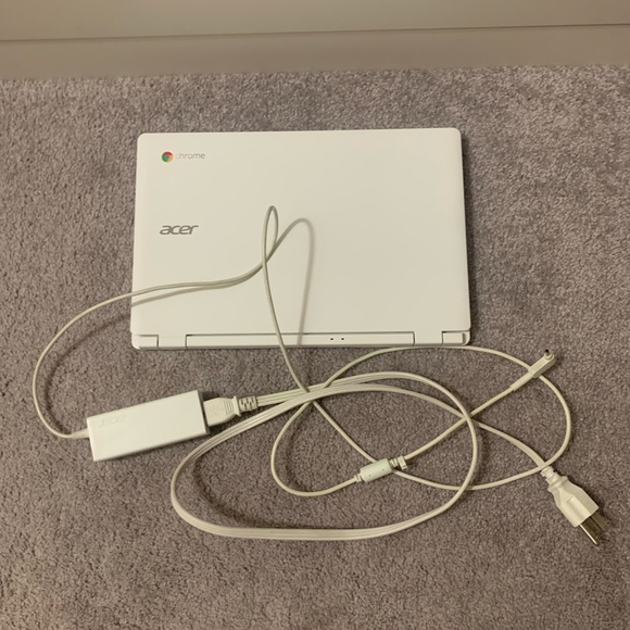 Acer Chromebook (11.6-Inch CB3-111-C670 (Intel Celeron 2GB 16GB SSD White)